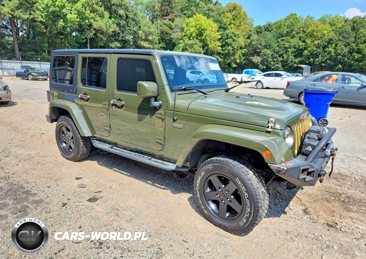 2016 Jeep Wrangler Unlimited Sahara VIN:1C4BJWEG5GL293031 - 4