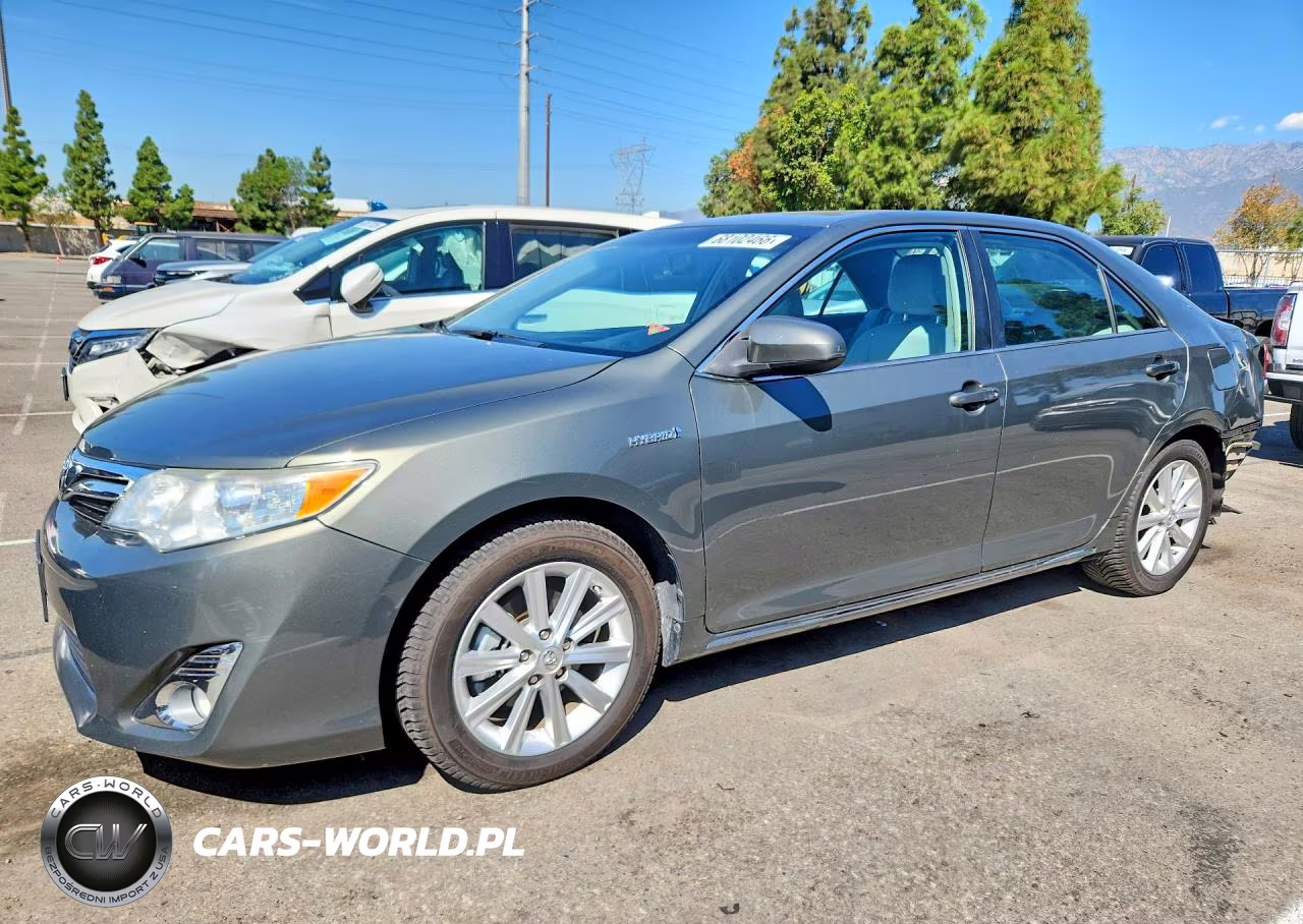 2014 Toyota Camry Hybrid Xle