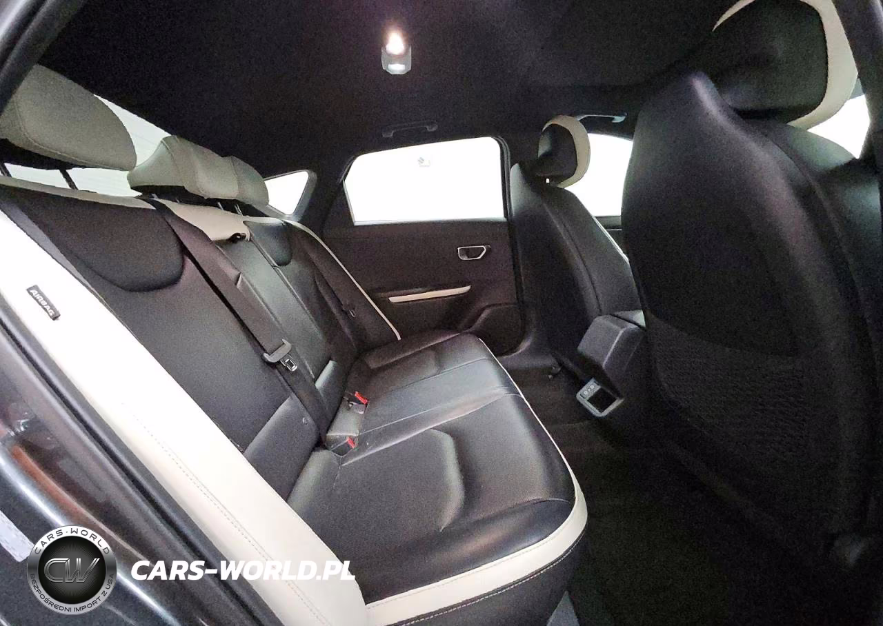 2025 Kia K4 Gt Line VIN:3KPFW4DE8SE145061 - 10