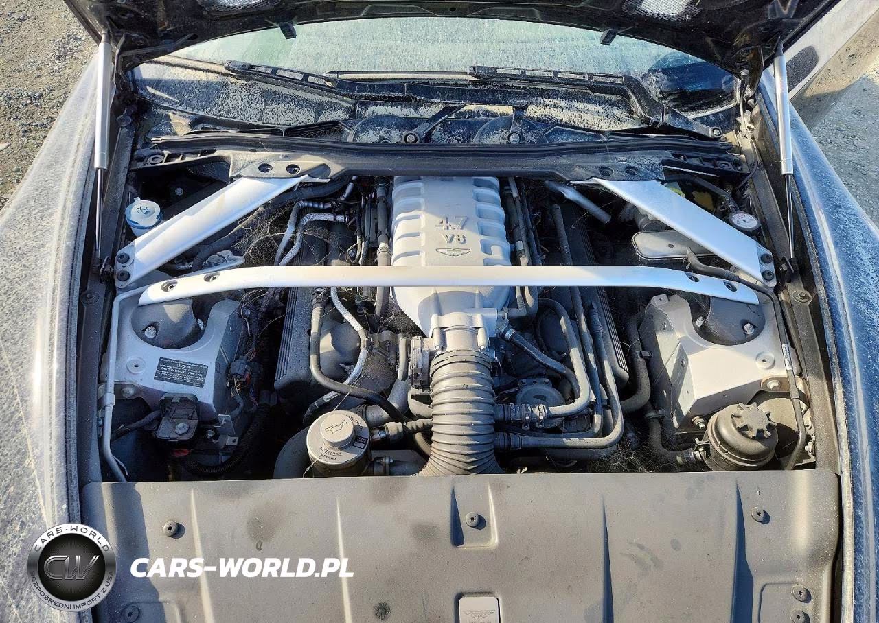 2014 Aston Martin V8 Vantage VIN:SCFEKBBK0EGD18195 - 11