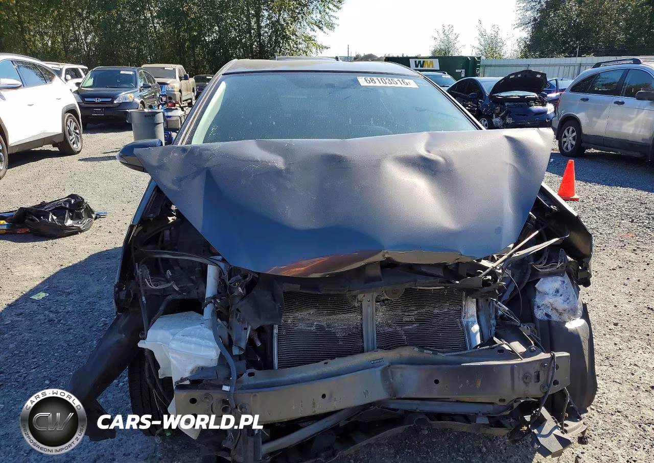 2015 Toyota Prius C Two VIN:JTDKDTB32F1587018 - 5
