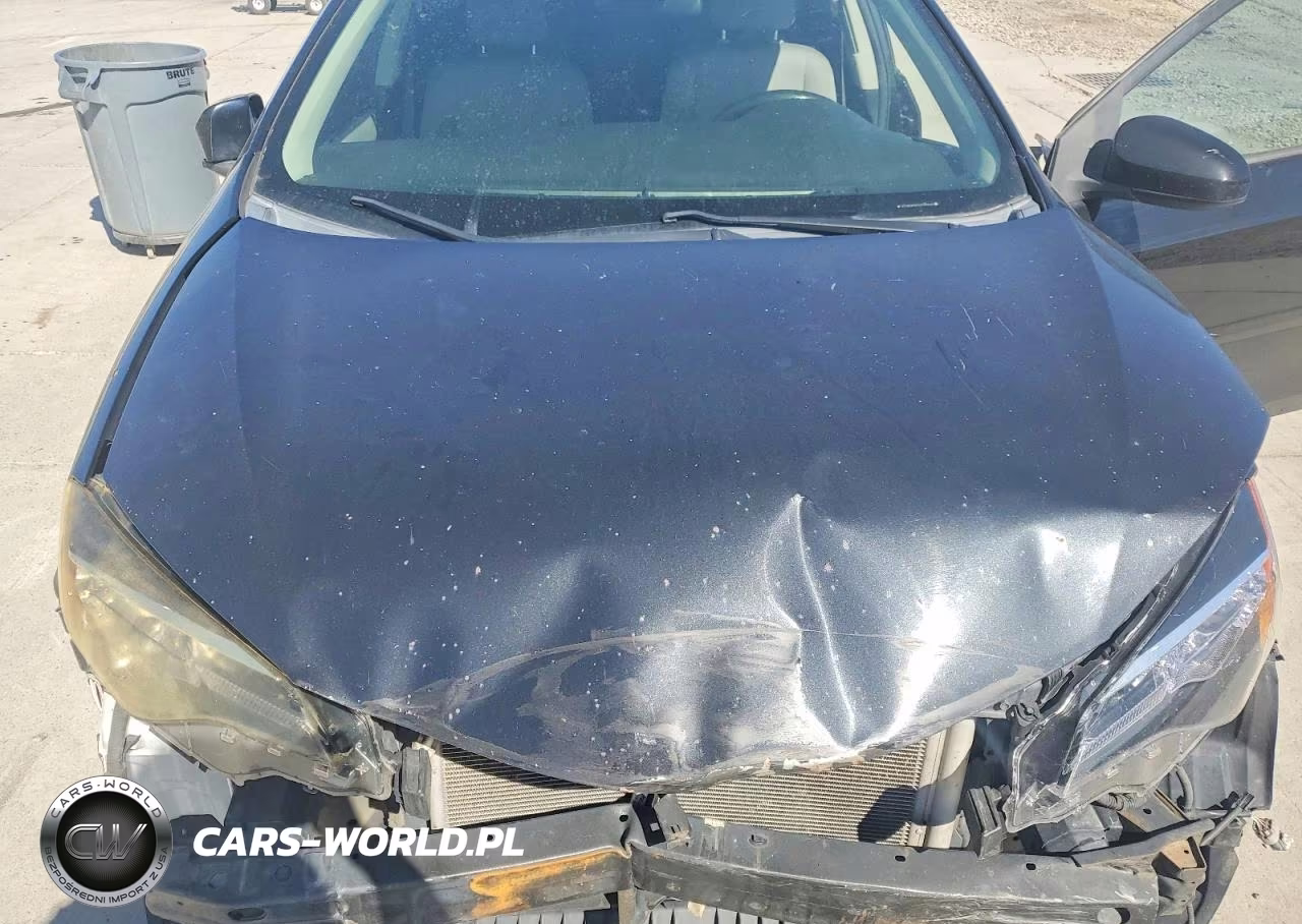 2018 Toyota Corolla Le VIN:2T1BURHE5JC030040 - 11