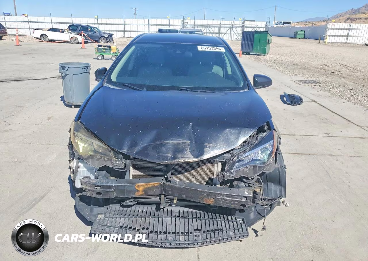 2018 Toyota Corolla Le VIN:2T1BURHE5JC030040 - 5