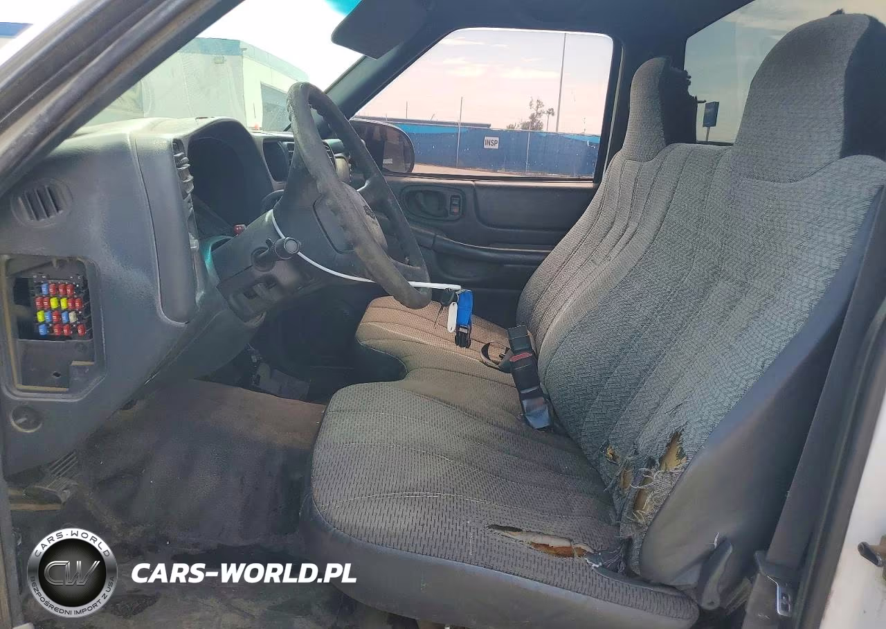 2002 Chevrolet S Truck S10 VIN:1GCCS14W828226092 - 7