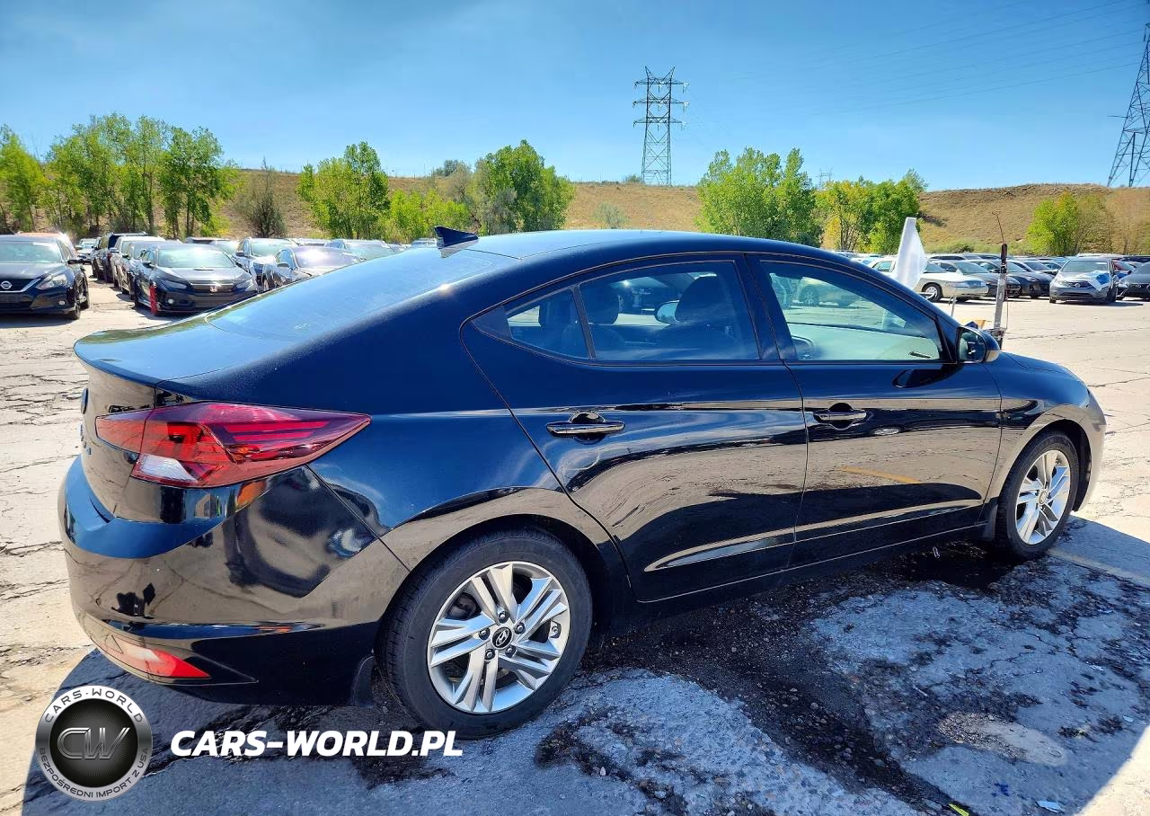 2019 Hyundai Elantra Sel VIN:5NPD84LF2KH463460 - 3