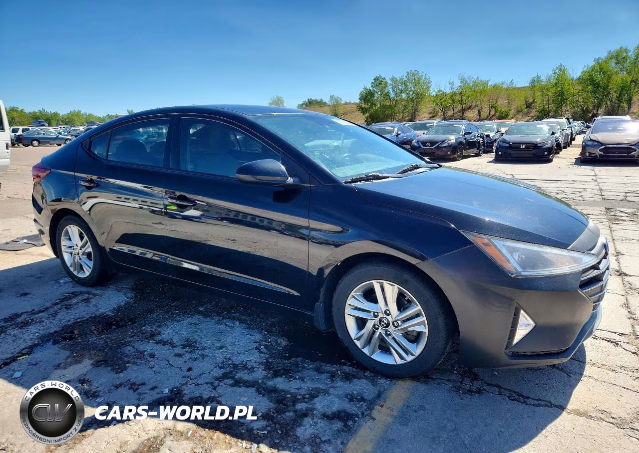 2019 Hyundai Elantra Sel VIN:5NPD84LF2KH463460 - 4