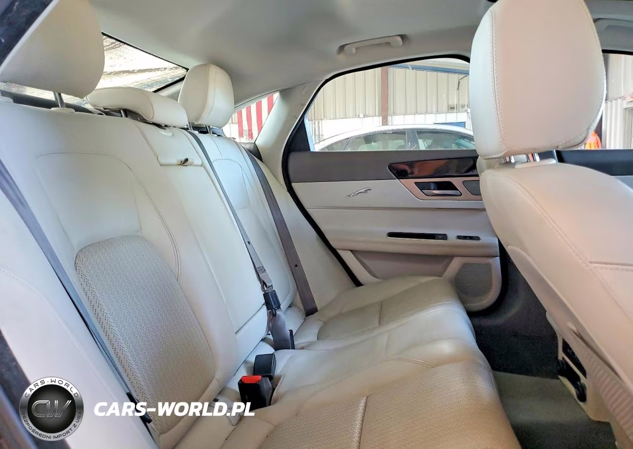 2017 Jaguar Xf Prestige VIN:SAJBK4BV7HCY47922 - 10
