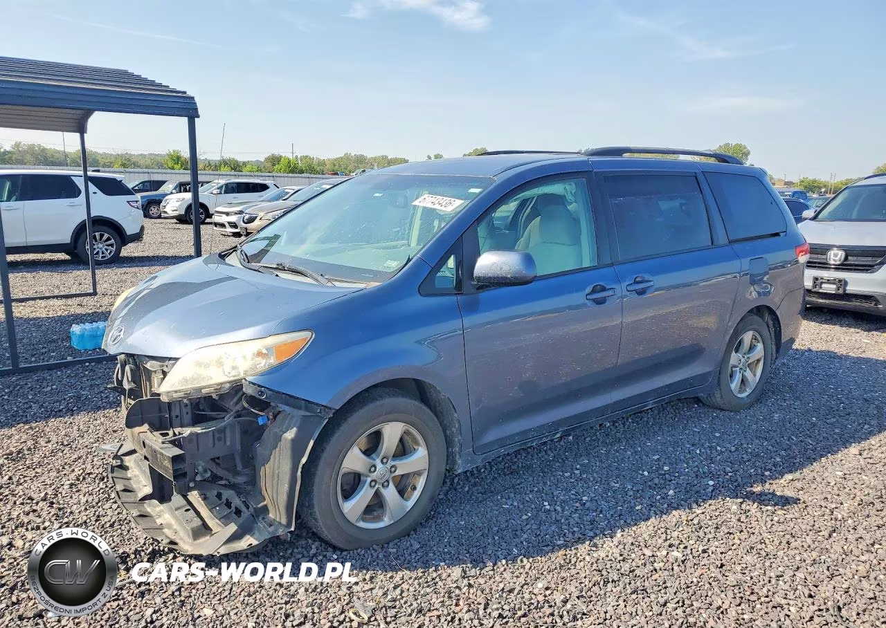 2013 Toyota Sienna Le VIN:5TDKK3DC1DS331682 - 1