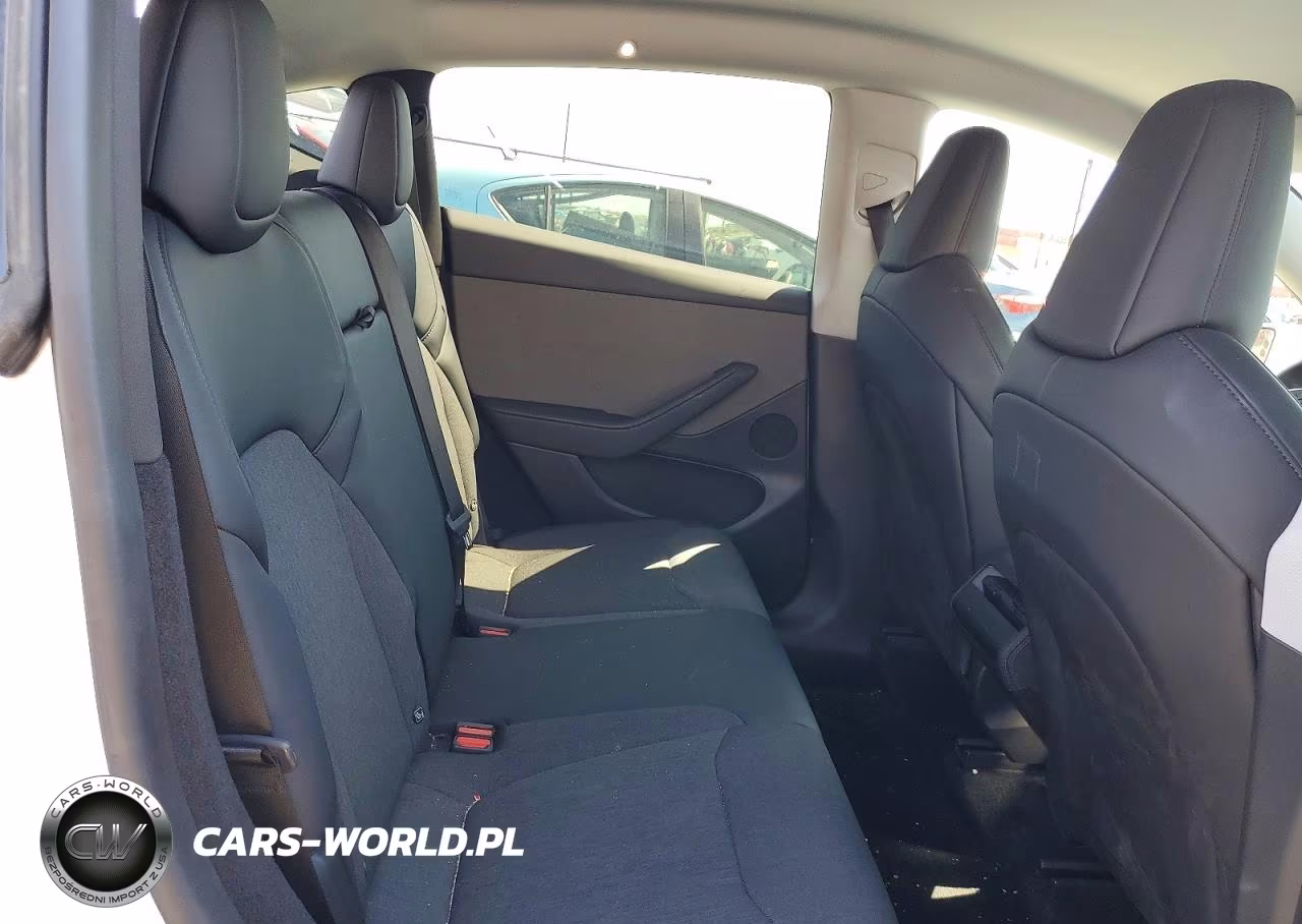 2026 Tesla Model Y VIN:7SAYGDED6TA598375 - 10