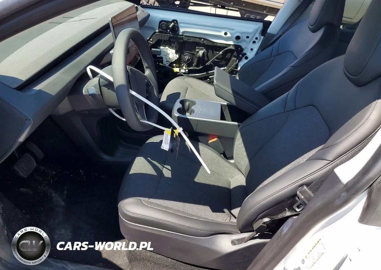 2026 Tesla Model Y VIN:7SAYGDED6TA598375 - 7