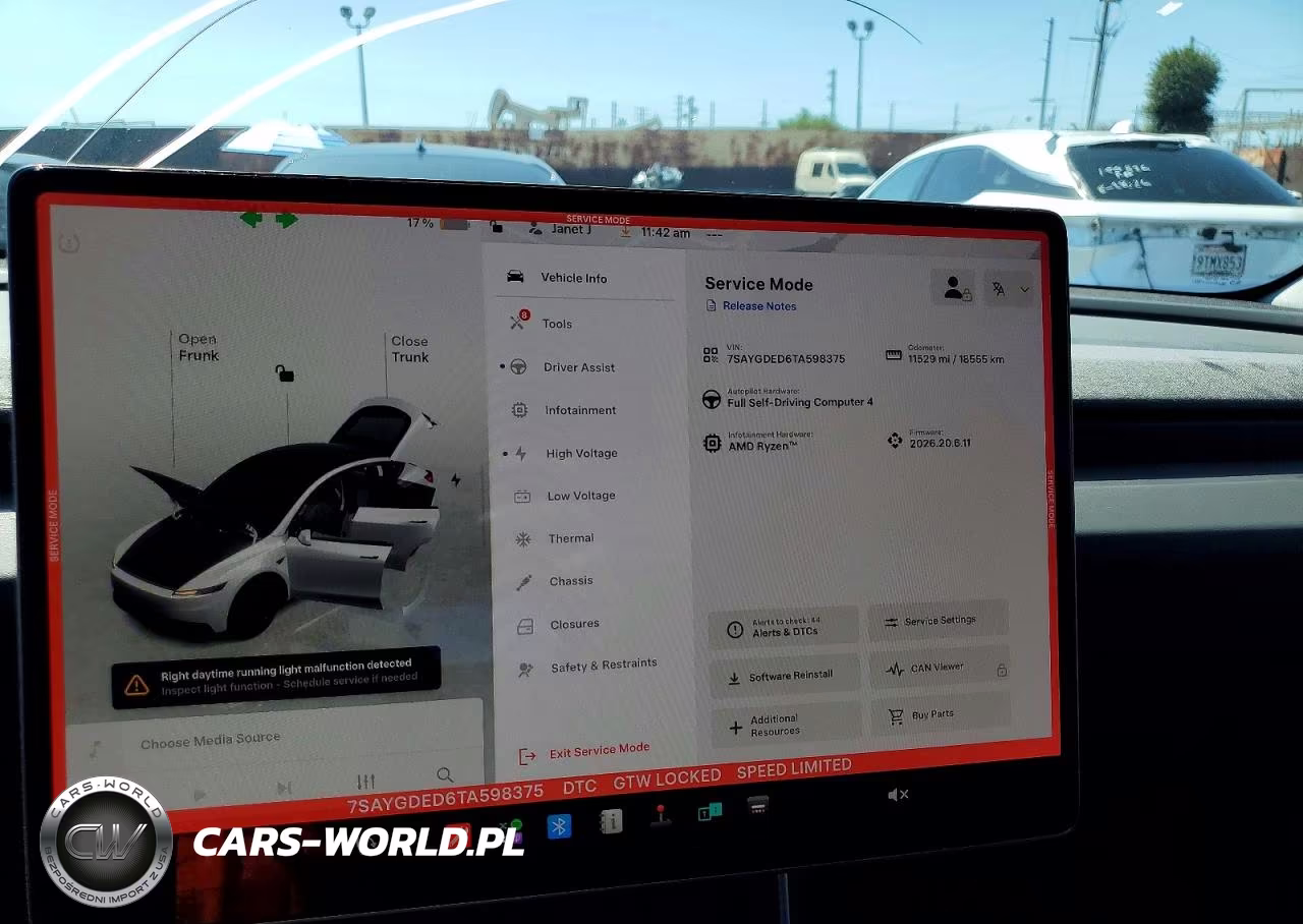 2026 Tesla Model Y VIN:7SAYGDED6TA598375 - 9