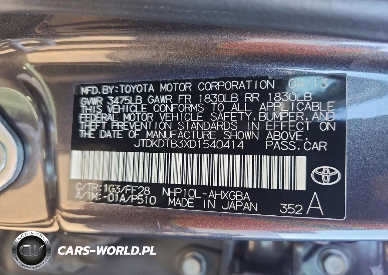 2013 Toyota Prius C Three VIN:JTDKDTB3XD1540414 - 12