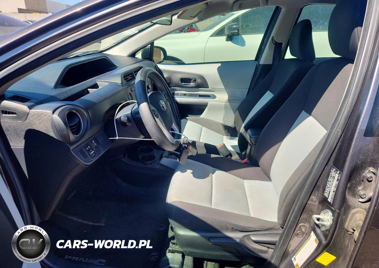 2013 Toyota Prius C Three VIN:JTDKDTB3XD1540414 - 7