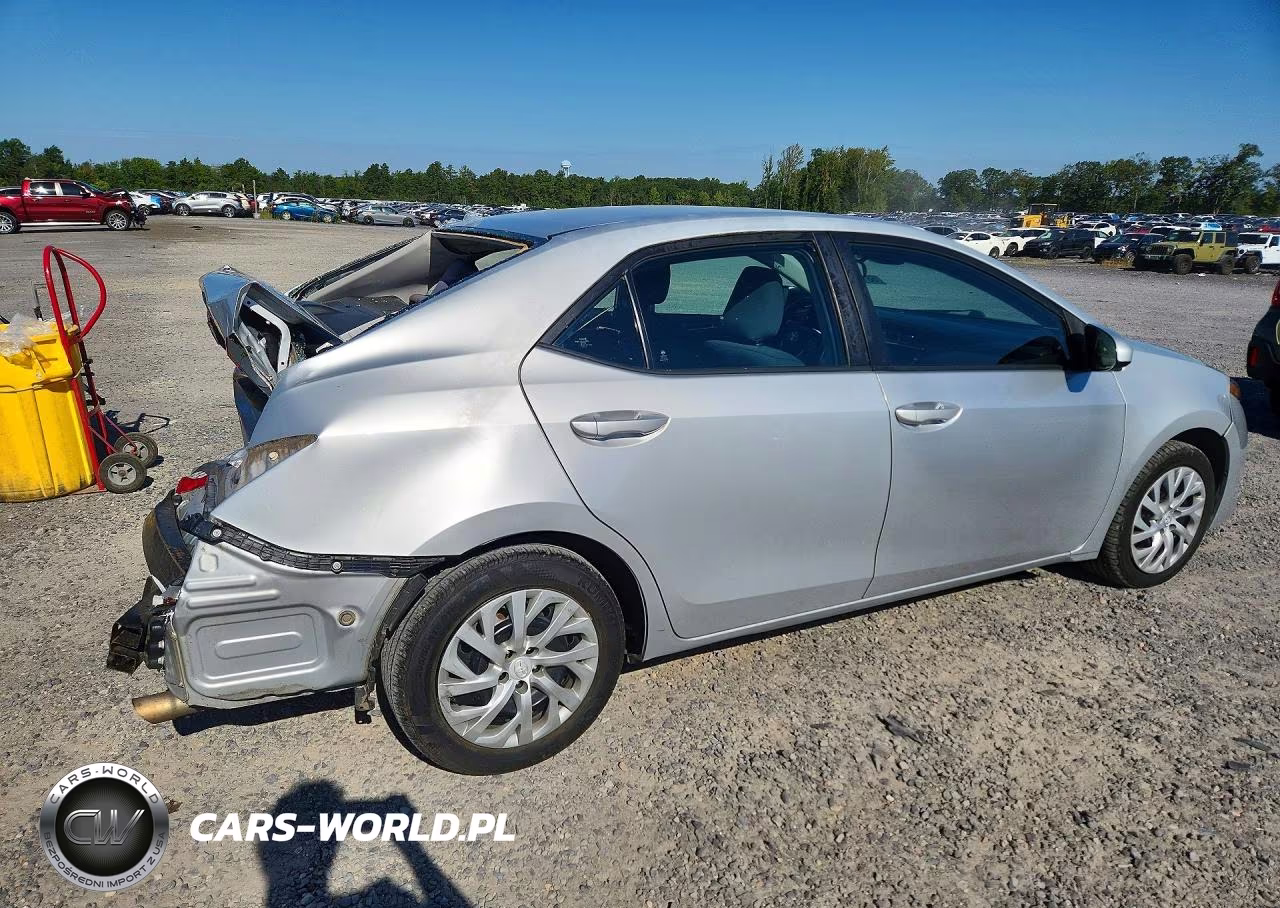 2019 Toyota Corolla Le VIN:2T1BURHE1KC179739 - 3