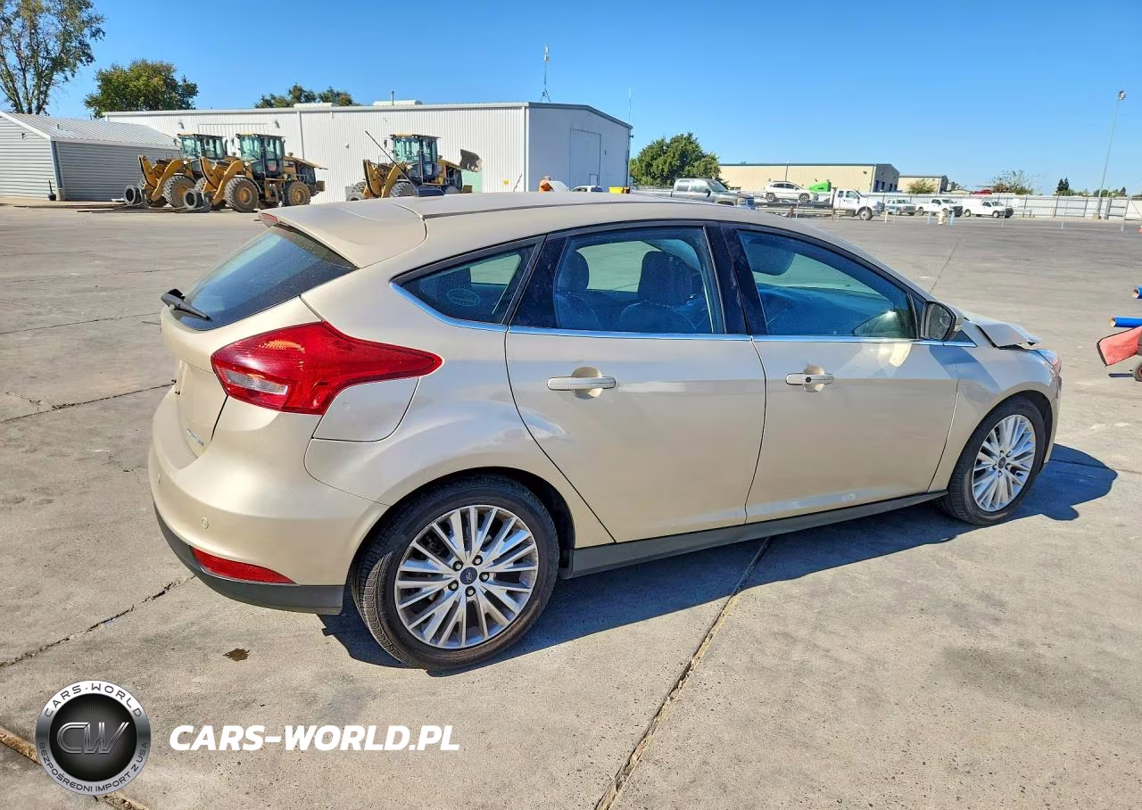 2018 Ford Focus Titanium VIN:1FADP3N28JL253338 - 3