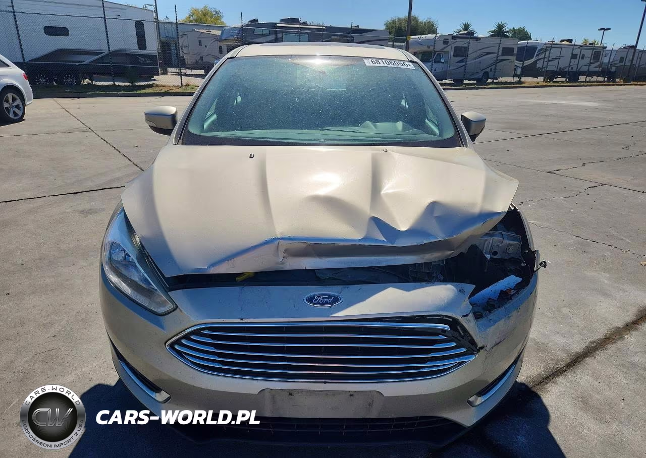 2018 Ford Focus Titanium VIN:1FADP3N28JL253338 - 5