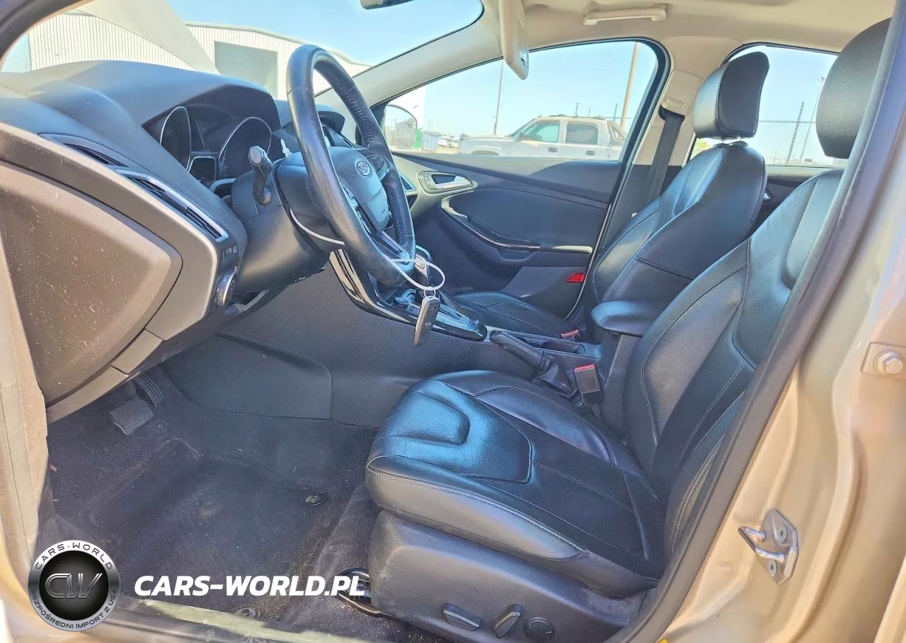 2018 Ford Focus Titanium VIN:1FADP3N28JL253338 - 7