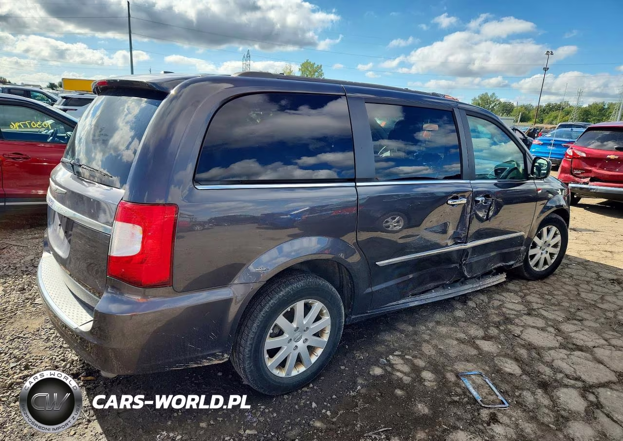 2015 Chrysler Town & Country Touring VIN:2C4RC1BG4FR513958 - 3