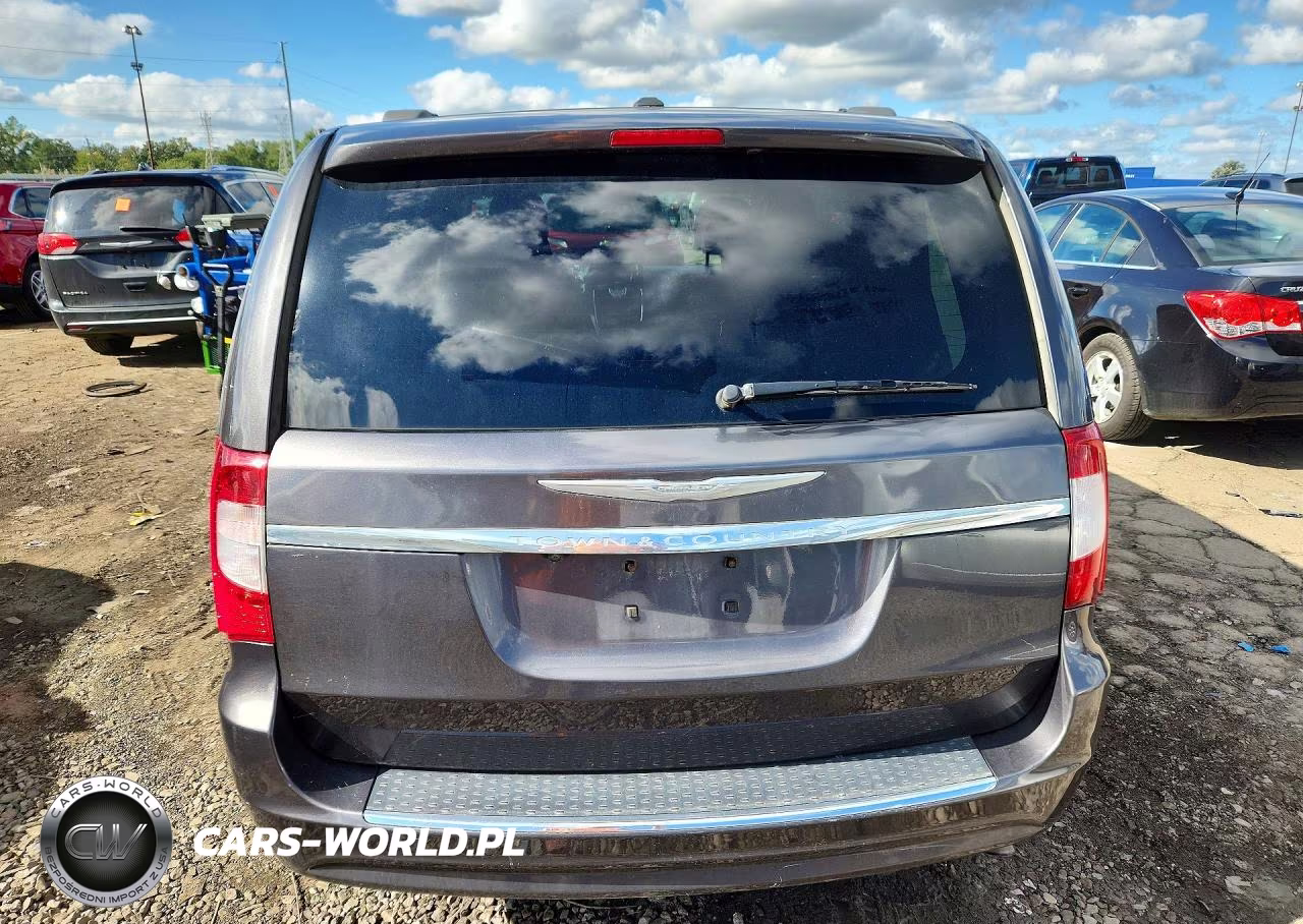 2015 Chrysler Town & Country Touring VIN:2C4RC1BG4FR513958 - 6
