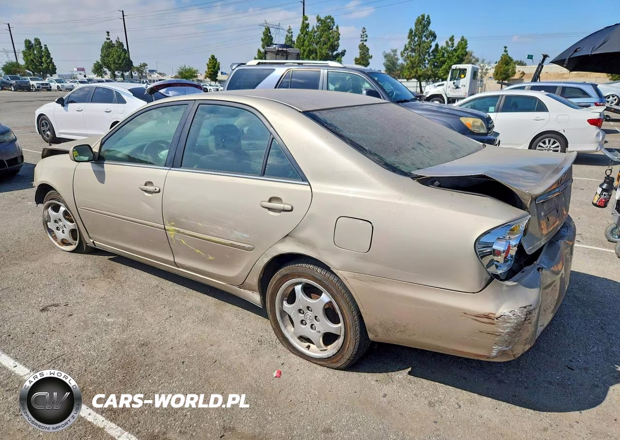 2005 Toyota Camry Le VIN:4T1BE32K15U526921 - 2