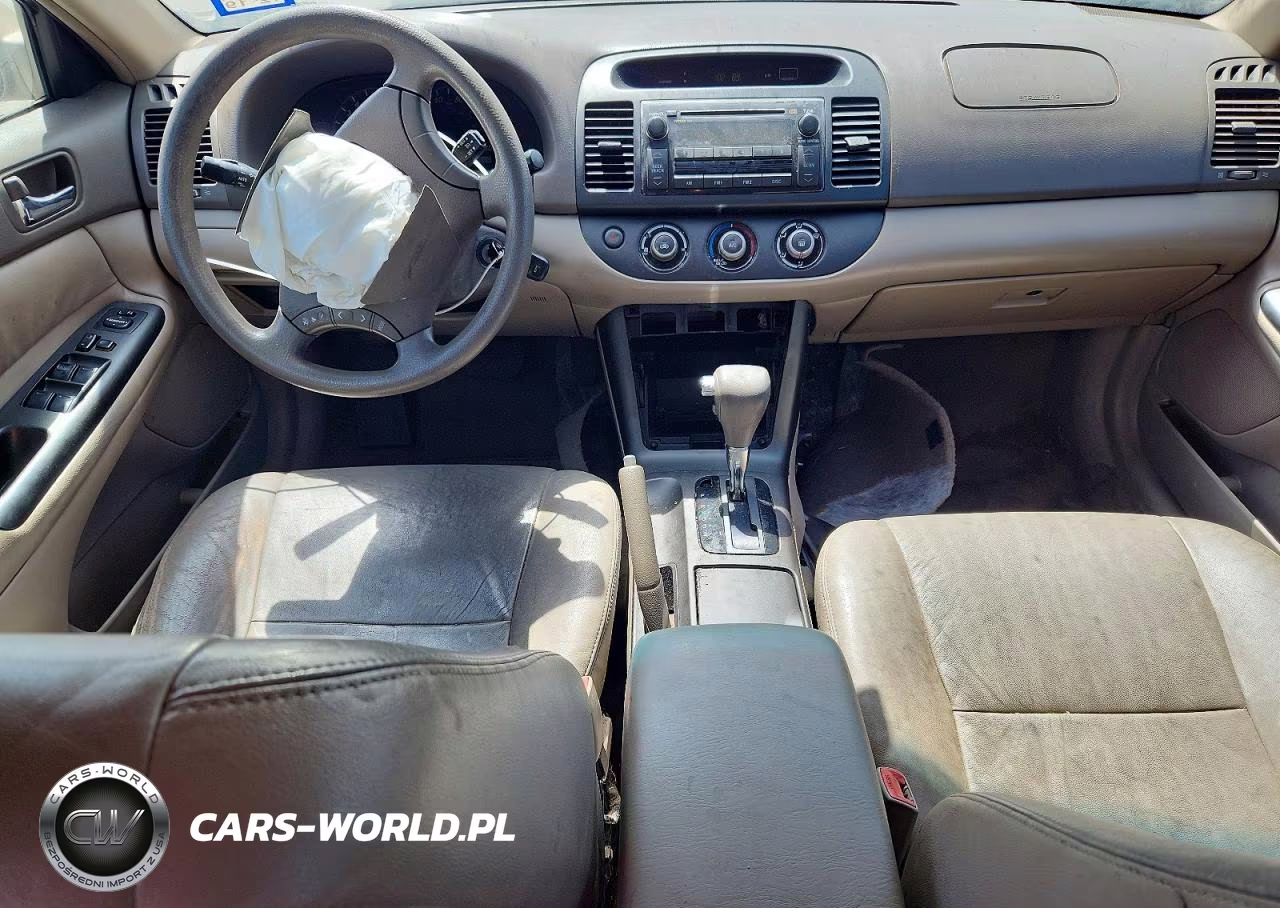 2005 Toyota Camry Le VIN:4T1BE32K15U526921 - 8