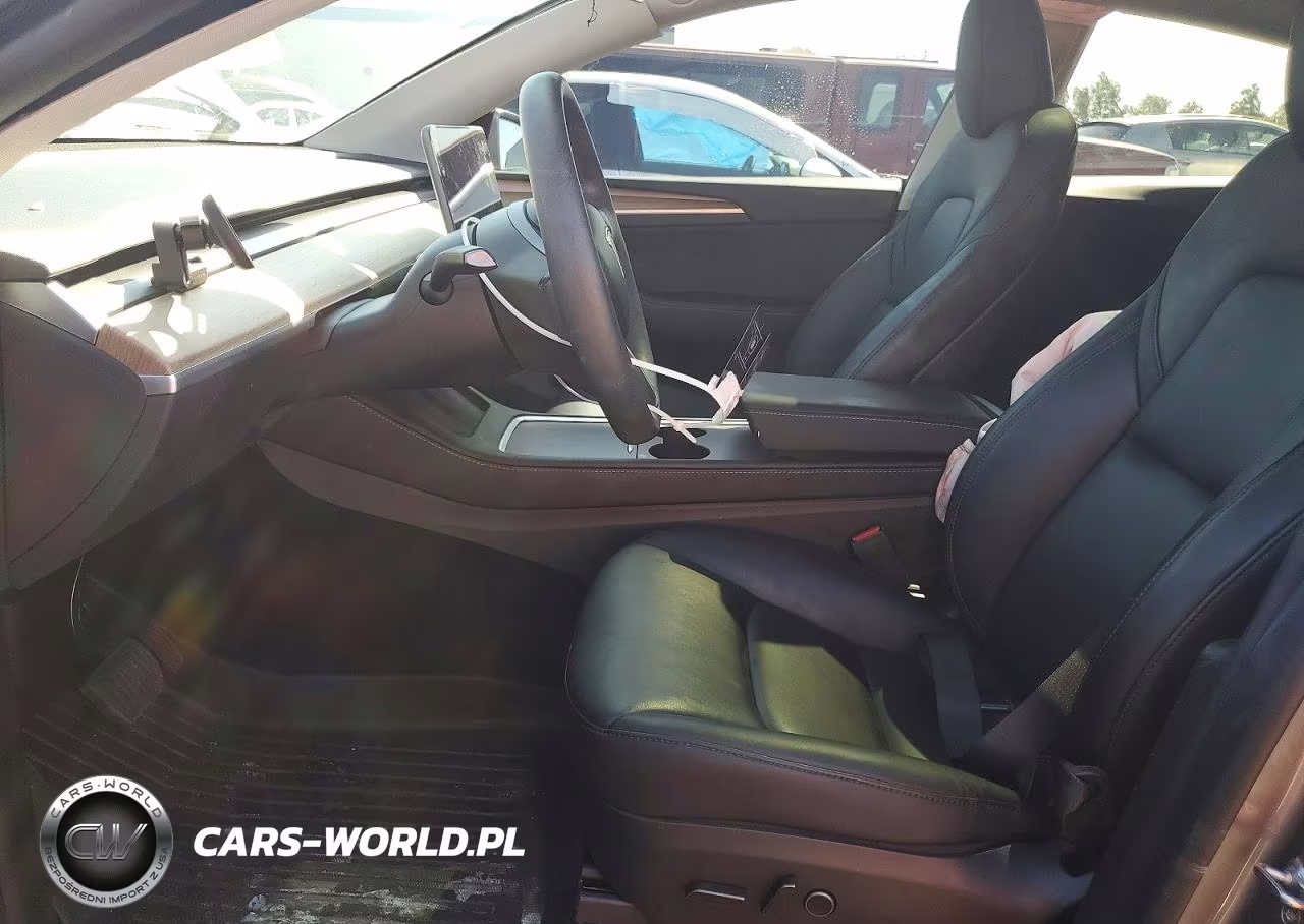 2025 Tesla Model Y VIN:7SAYGDED0SF231067 - 7