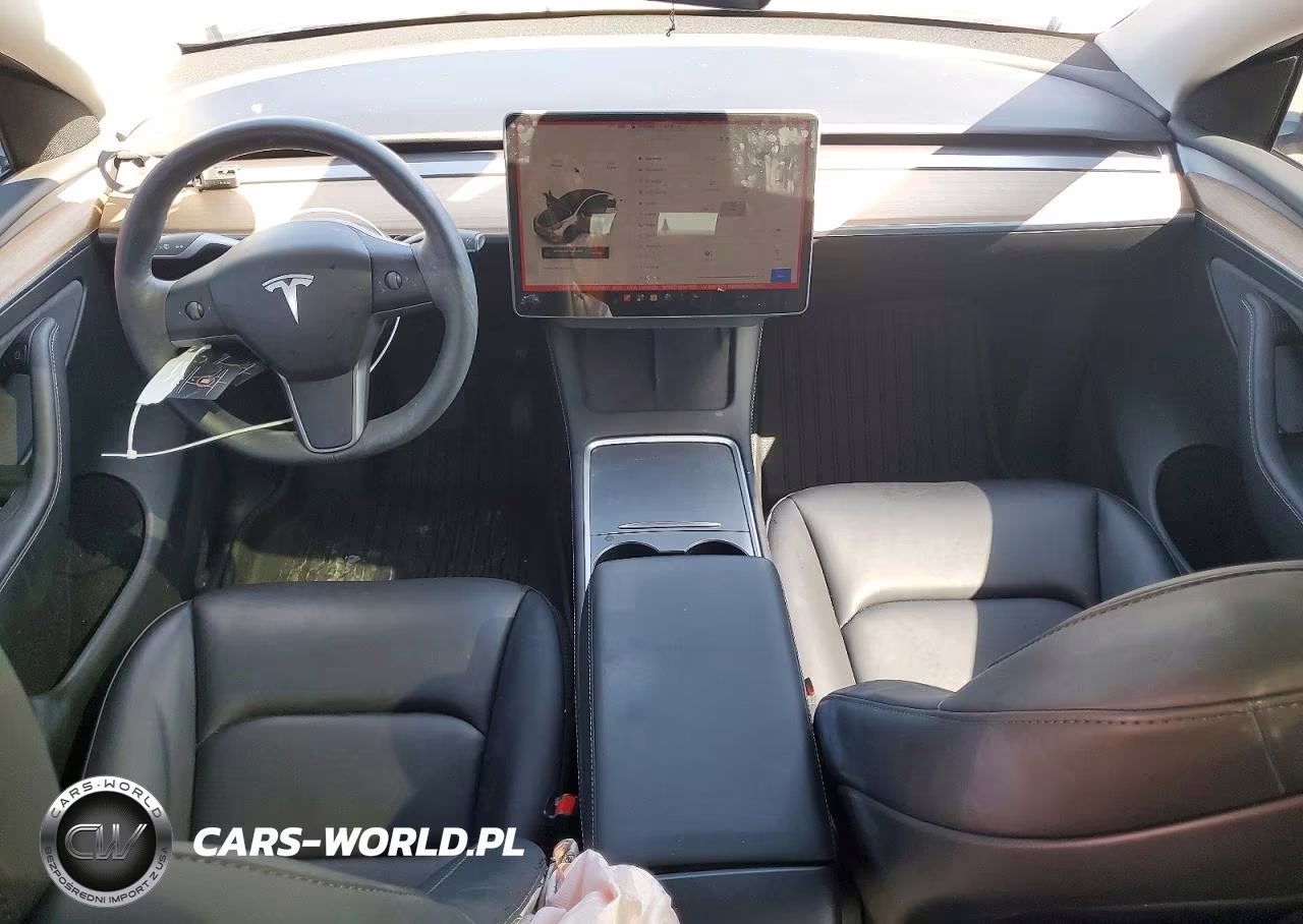 2025 Tesla Model Y VIN:7SAYGDED0SF231067 - 8