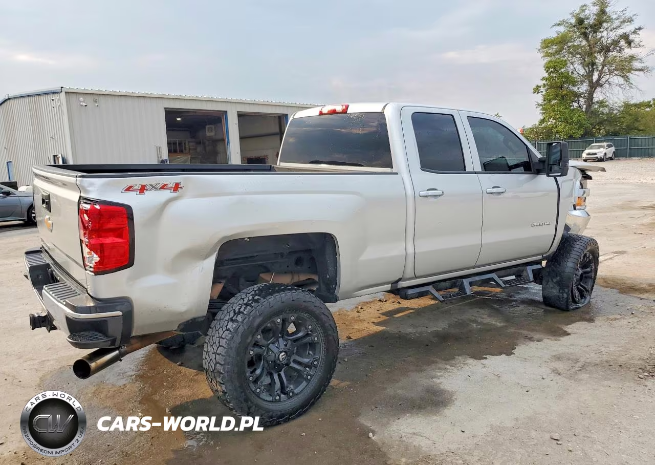 2017 Chevrolet Silverado K2500 Heavy Duty VIN:1GC2KUEG0HZ252631 - 3