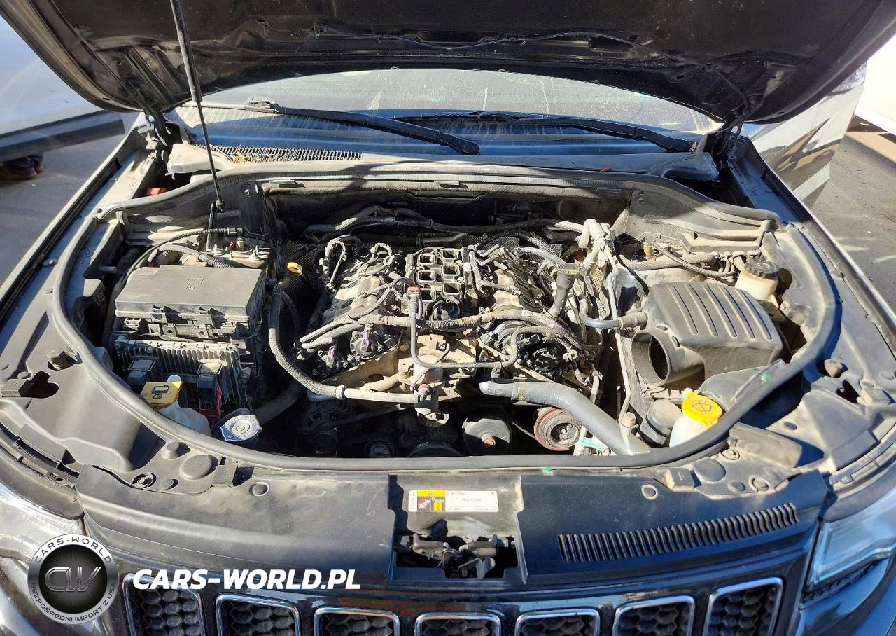 2015 Jeep Grand Cherokee Overland VIN:1C4RJFCG4FC209166 - 12