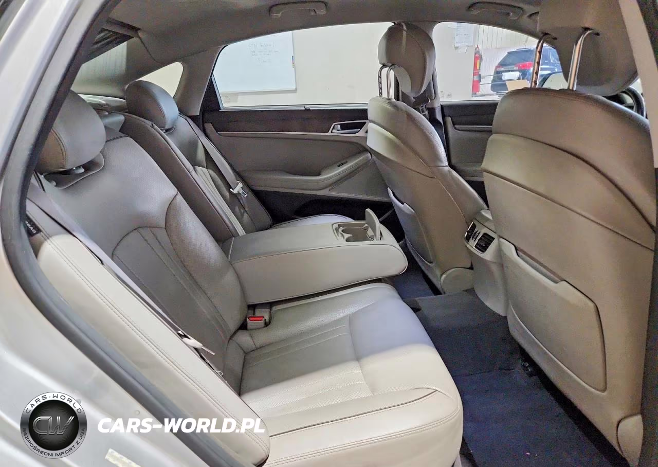 2015 Hyundai Genesis 5.0L VIN:KMHGN4JF7FU064463 - 10