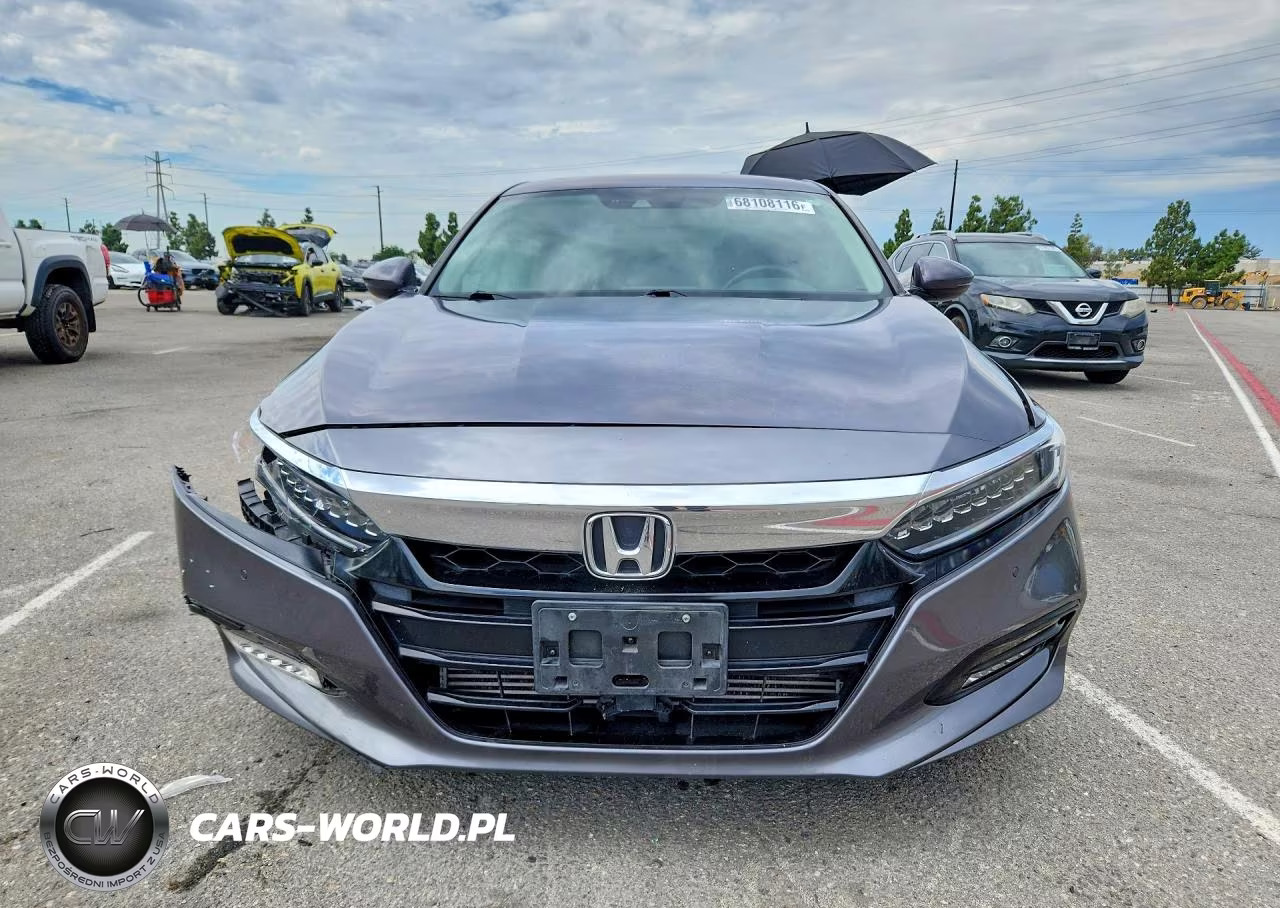 2018 Honda Accord Touring VIN:1HGCV1F93JA105784 - 5