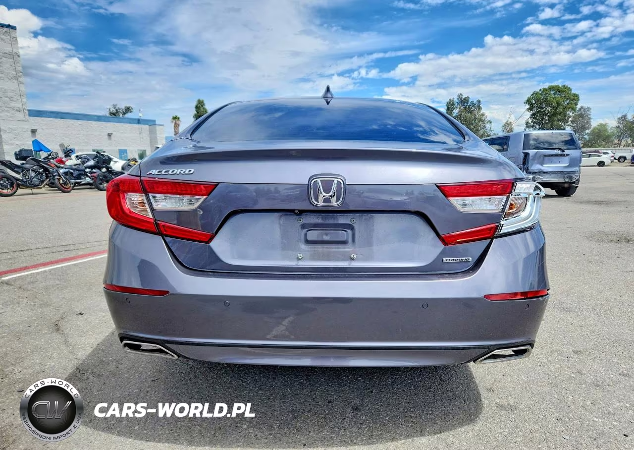 2018 Honda Accord Touring VIN:1HGCV1F93JA105784 - 6