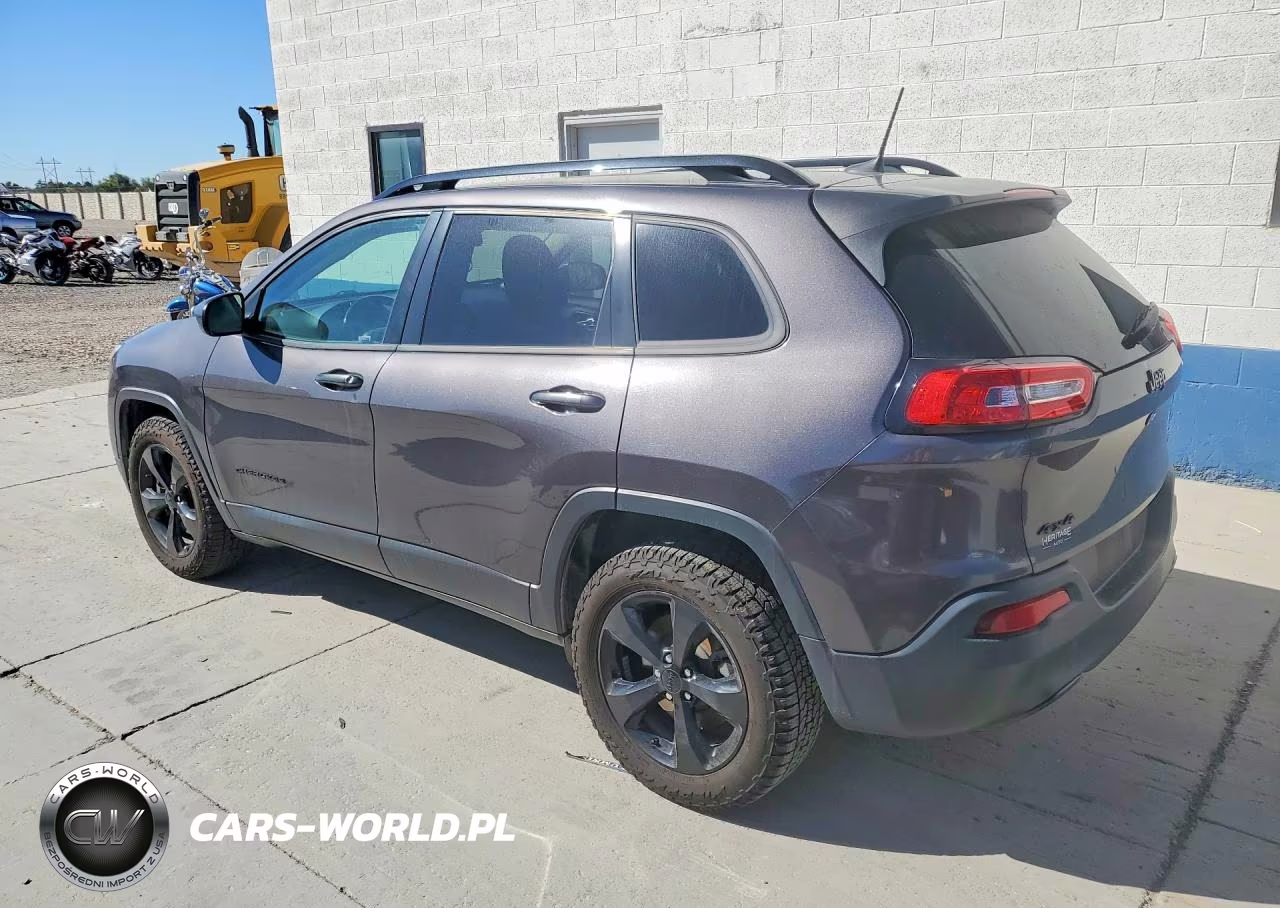2018 Jeep Cherokee Latitude VIN:1C4PJMCB2JD529783 - 2