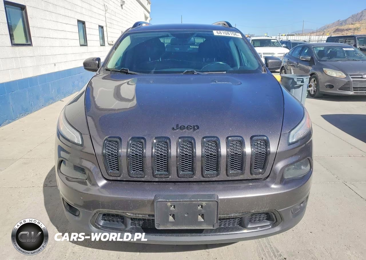 2018 Jeep Cherokee Latitude VIN:1C4PJMCB2JD529783 - 5