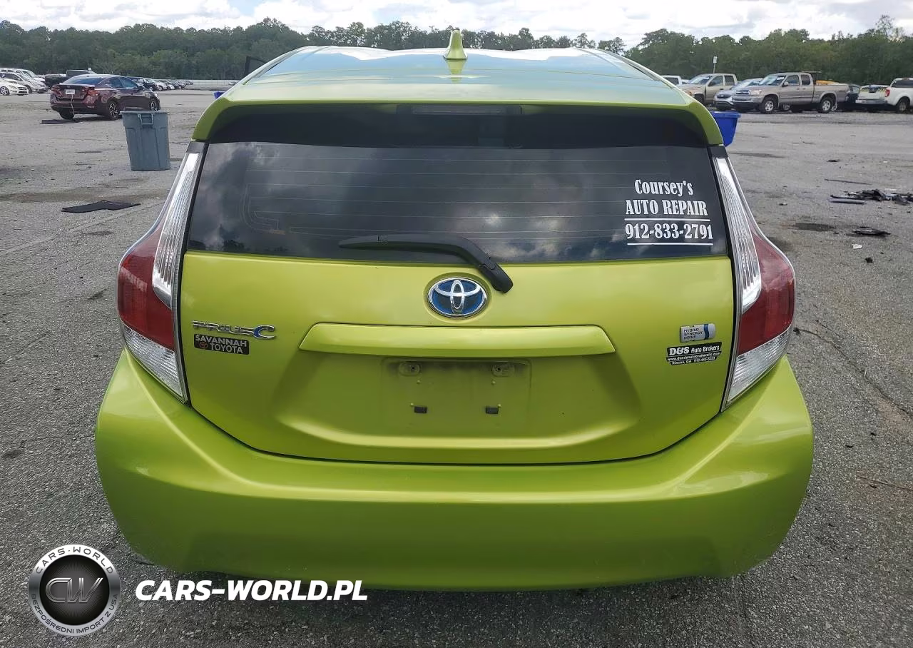2015 Toyota Prius C Two VIN:JTDKDTB39F1091732 - 6