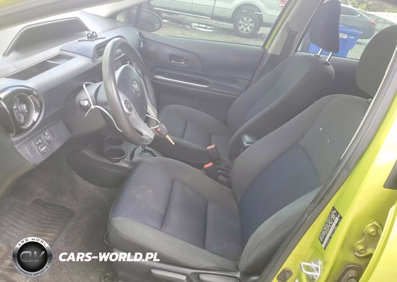 2015 Toyota Prius C Two VIN:JTDKDTB39F1091732 - 7