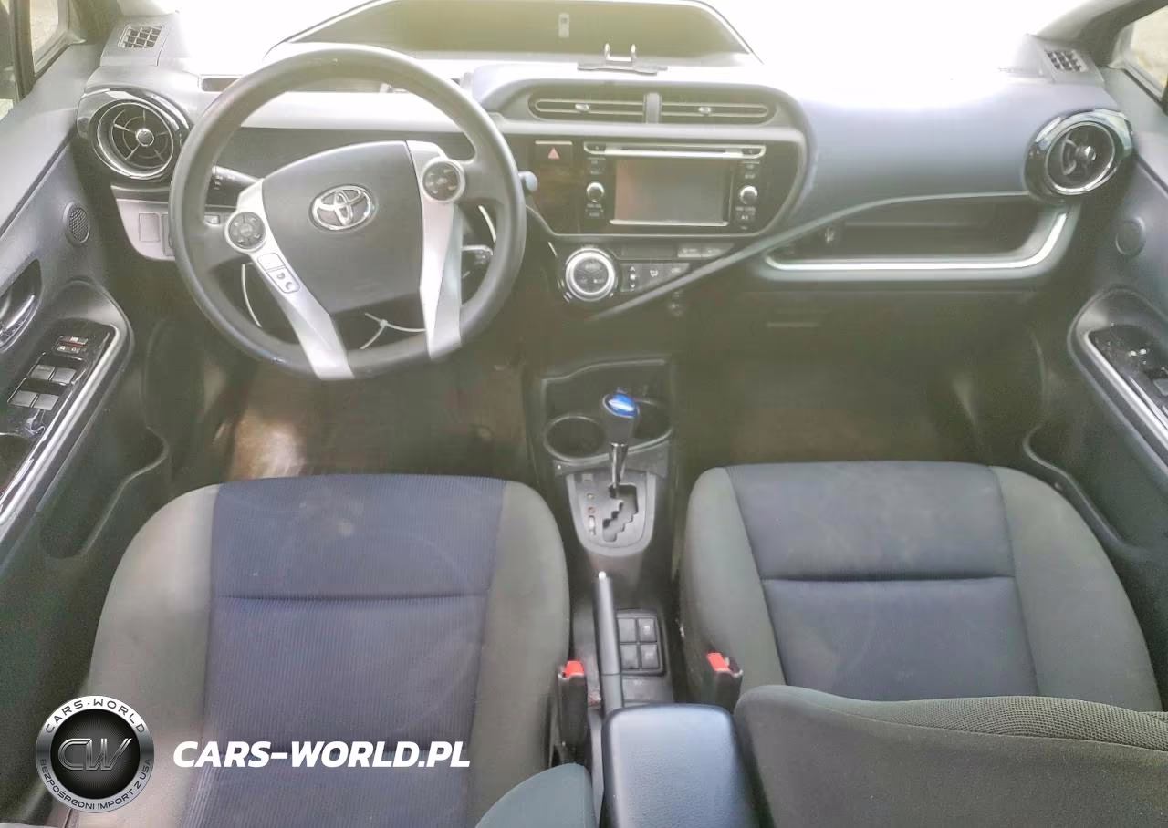 2015 Toyota Prius C Two VIN:JTDKDTB39F1091732 - 8