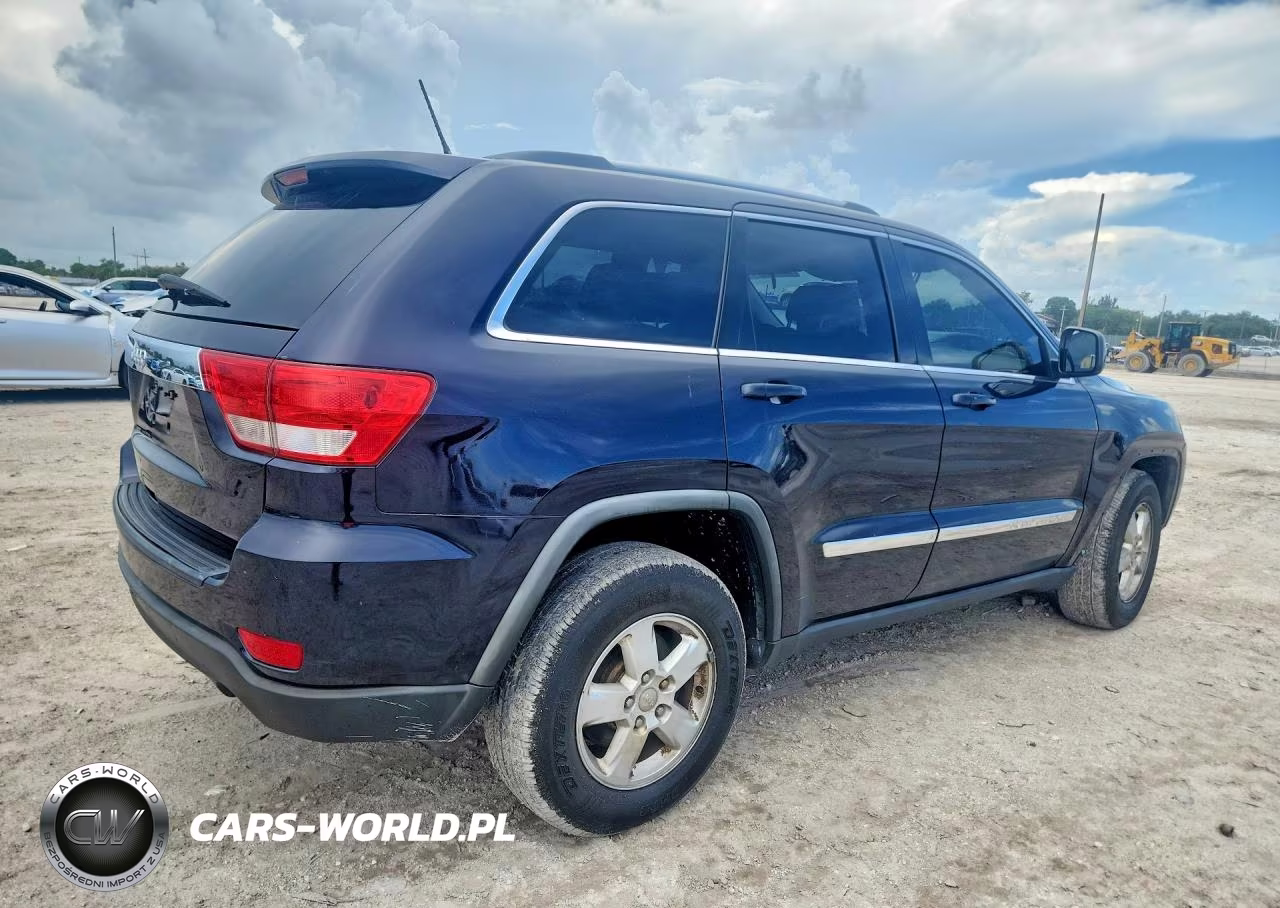 2011 Jeep Grand Cherokee Laredo VIN:1J4RR4GG1BC512594 - 3