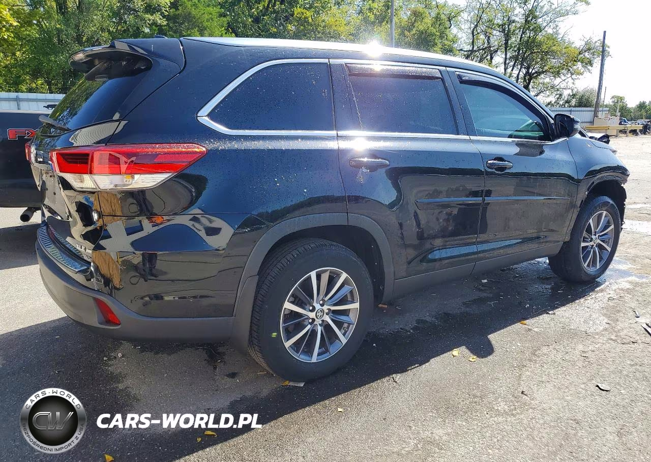2019 Toyota Highlander Xle VIN:5TDJZRFH0KS581687 - 3