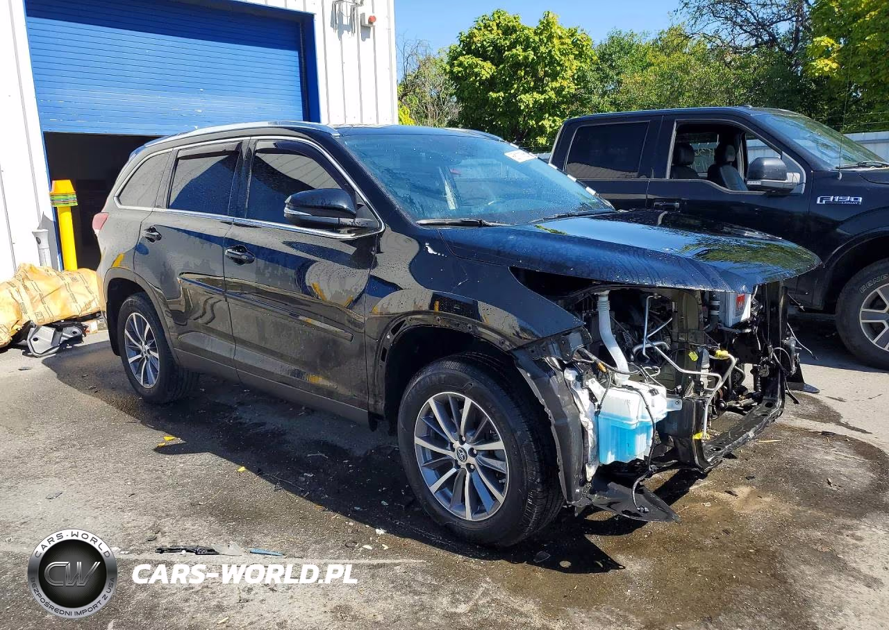 2019 Toyota Highlander Xle VIN:5TDJZRFH0KS581687 - 4