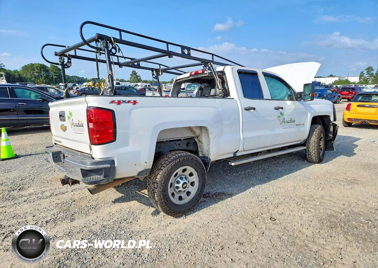 2017 Chevrolet Silverado K2500 Heavy Duty VIN:1GC2KUEG4HZ244676 - 3