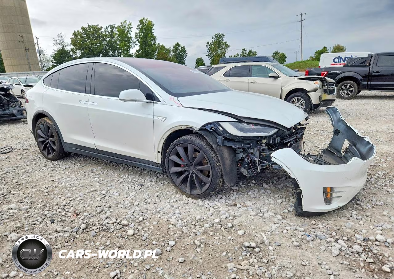 2016 Tesla Model X VIN:5YJXCBE41GFS00247 - 4