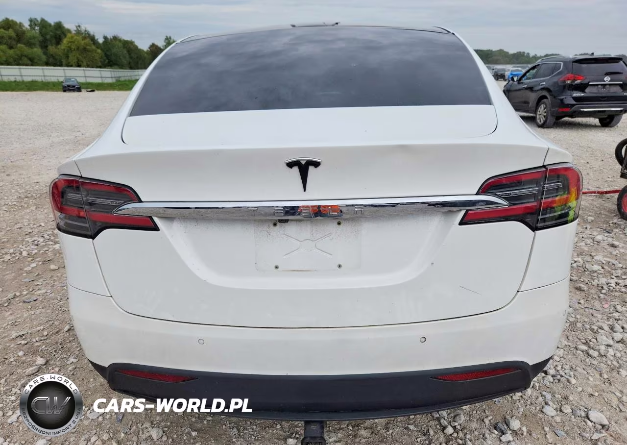 2016 Tesla Model X VIN:5YJXCBE41GFS00247 - 6