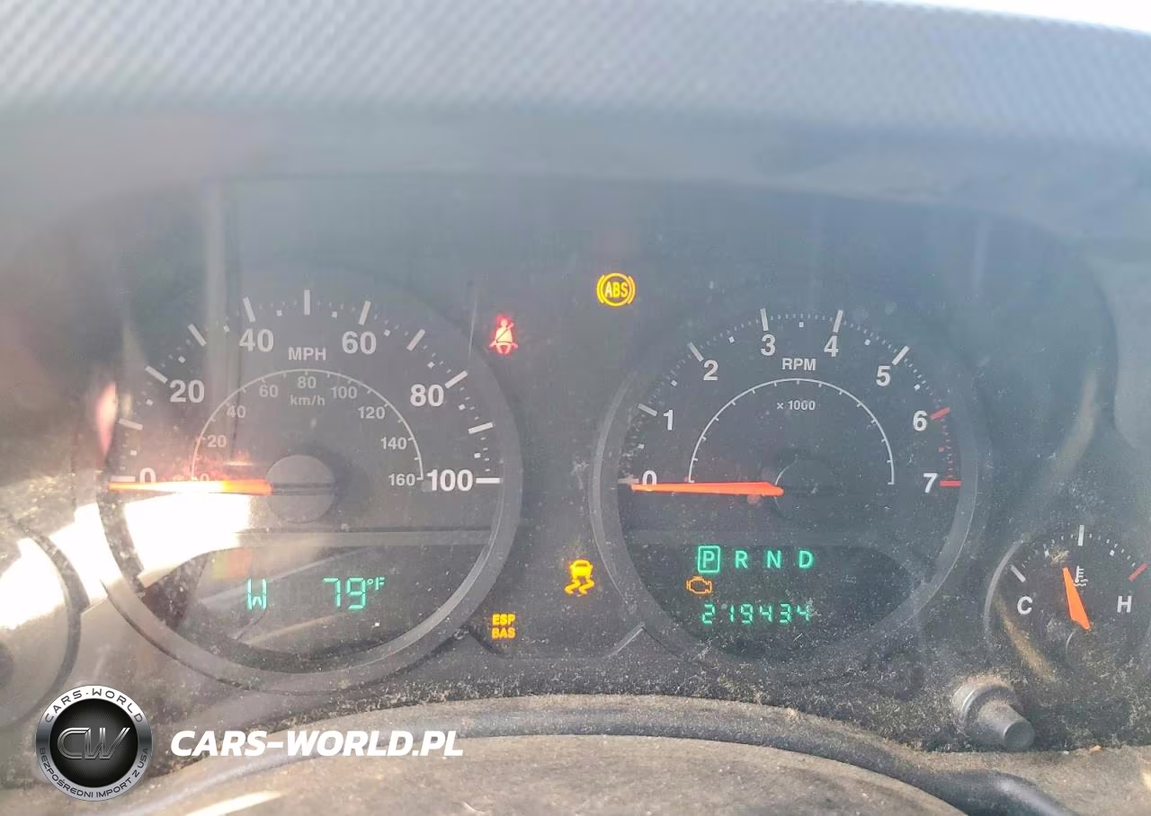 2007 Jeep Wrangler X VIN:1J4GA39167L161089 - 9