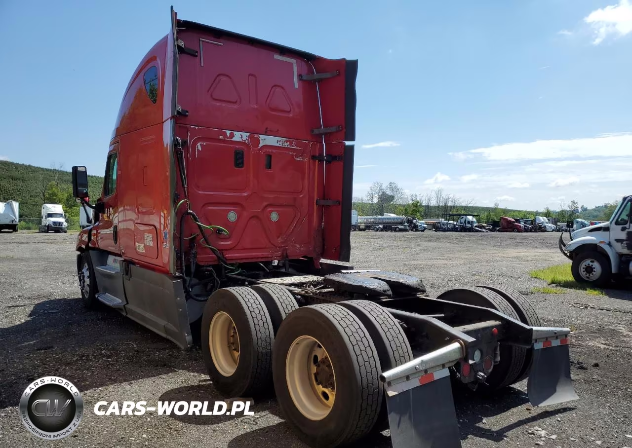 2015 Freightliner Cascadia Semi Truck VIN:3AKJGLD59FSFP6944 - 3