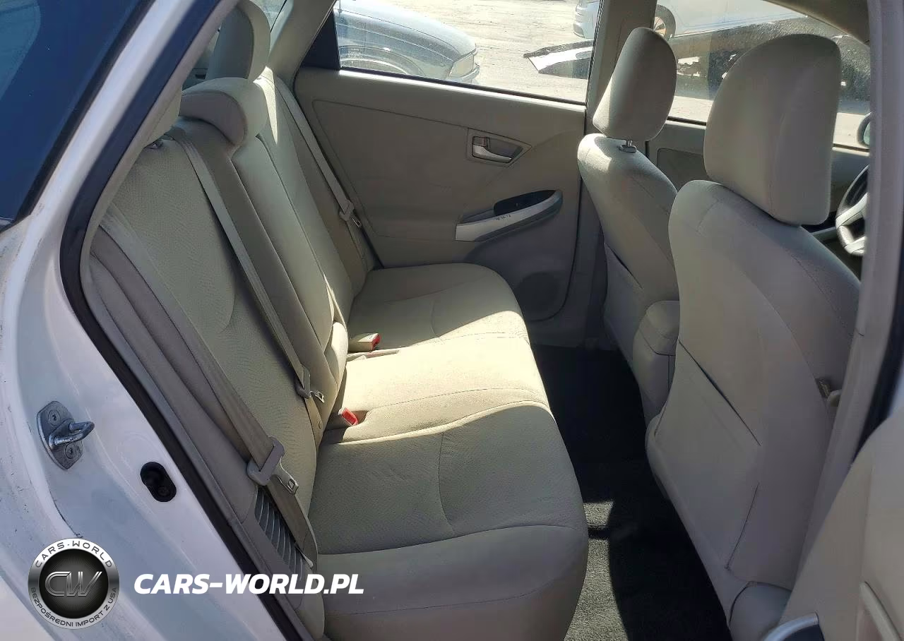 2013 Toyota Prius Three VIN:JTDKN3DU8D0349180 - 10