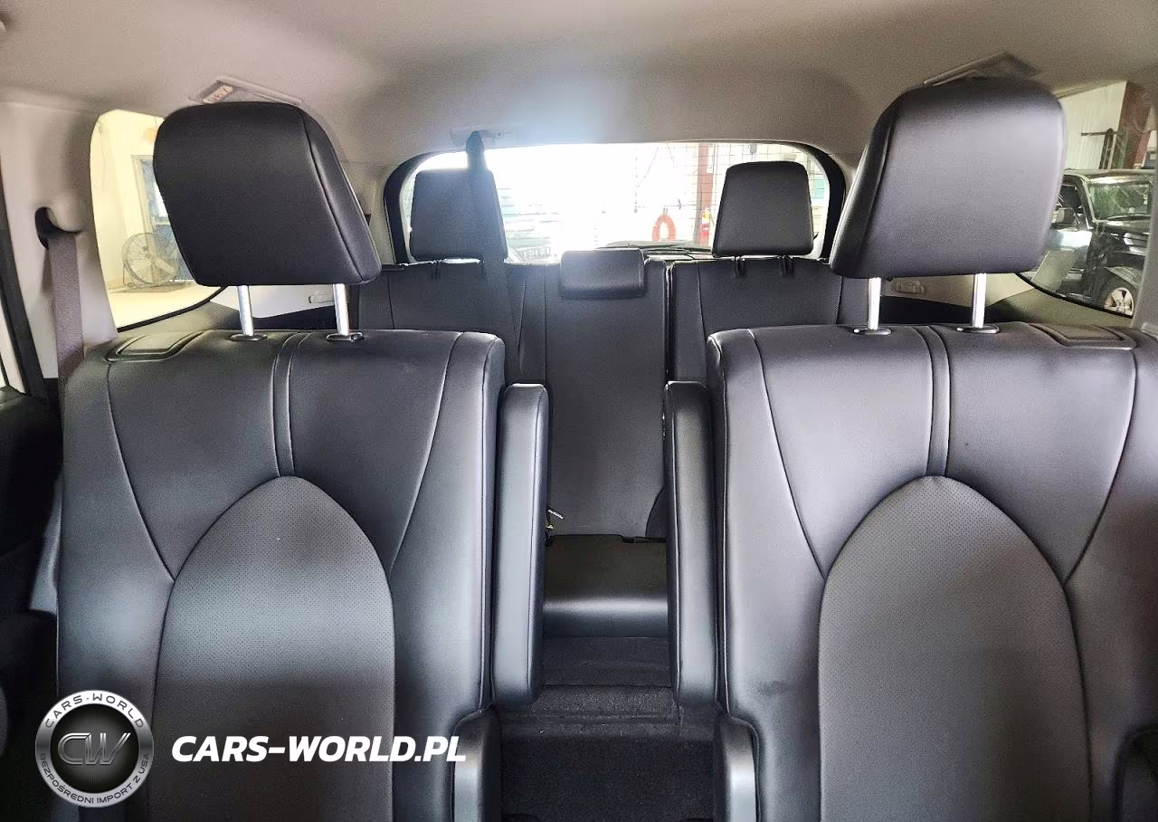 2024 Toyota Grand Highlander Xle VIN:5TDAAAB59RS026915 - 10