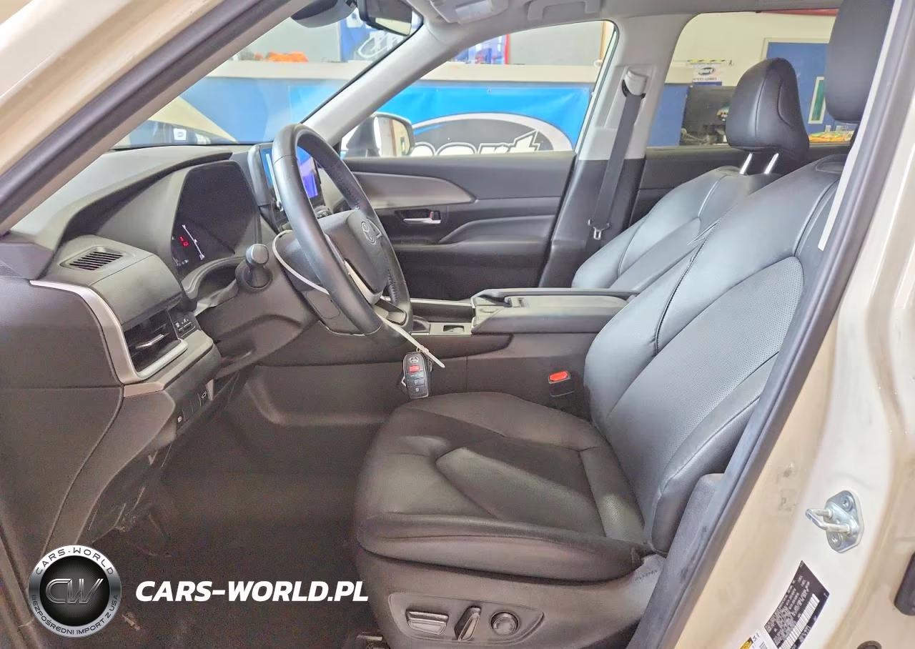 2024 Toyota Grand Highlander Xle VIN:5TDAAAB59RS026915 - 7