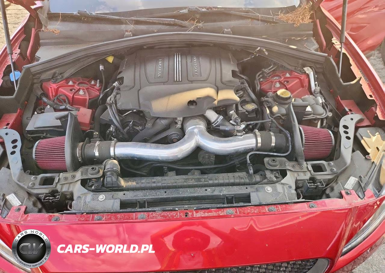 2017 Jaguar F-Pace R - Sport VIN:SADCL2BV1HA883268 - 12