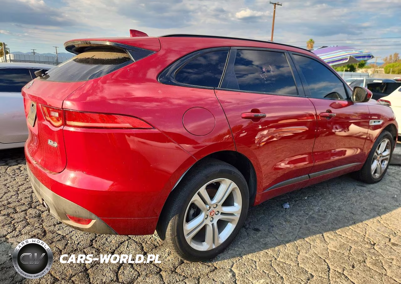 2017 Jaguar F-Pace R - Sport VIN:SADCL2BV1HA883268 - 3